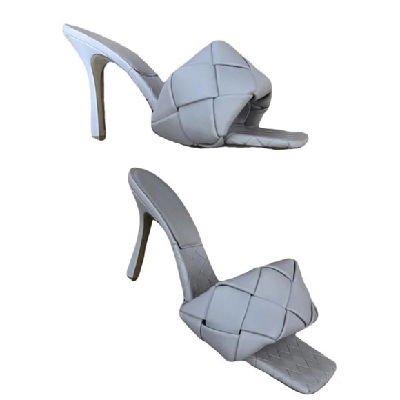 Bottega Veneta Light Gray Quilted Sandals